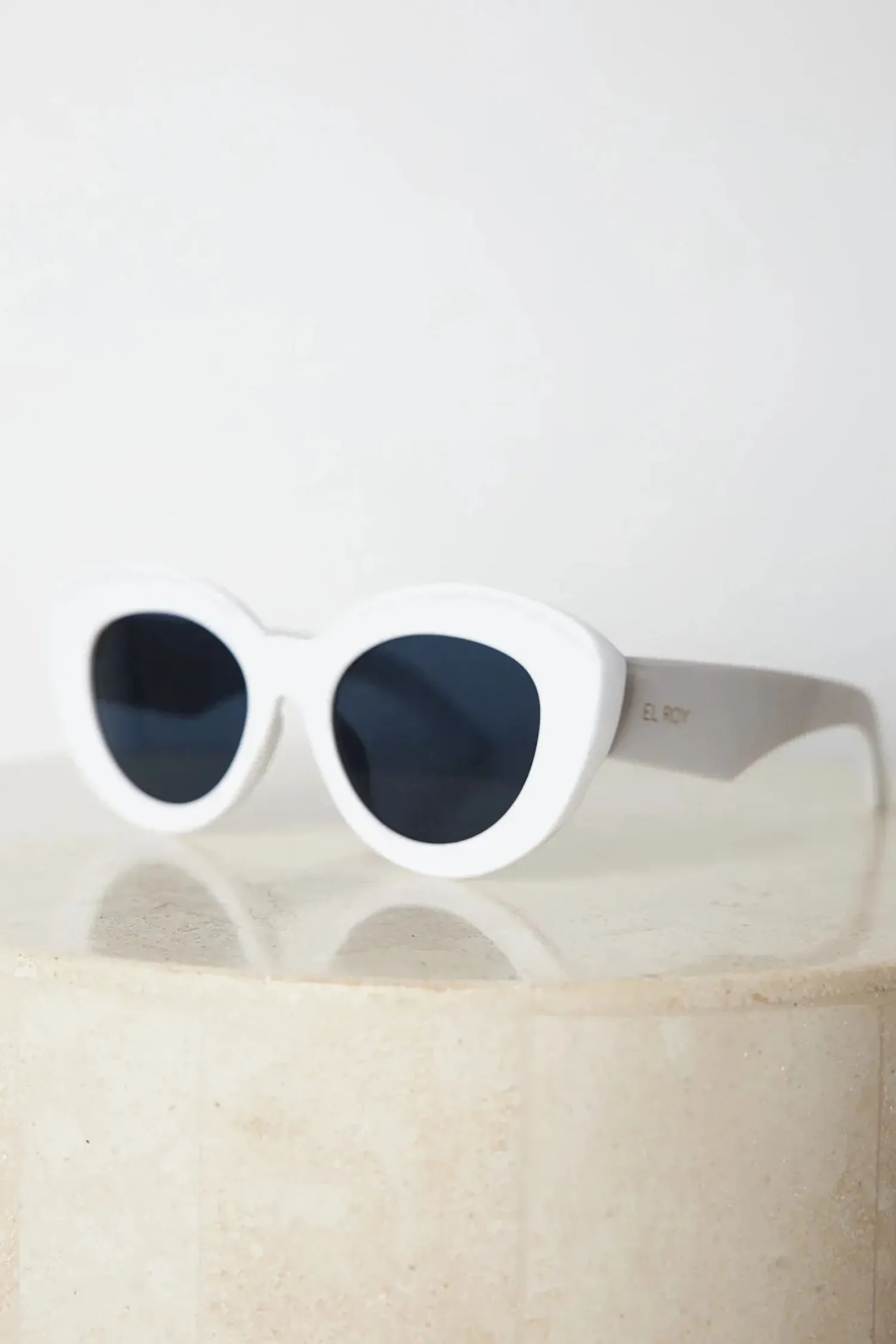 Outlet Banks | White Sunglasses|Accessories