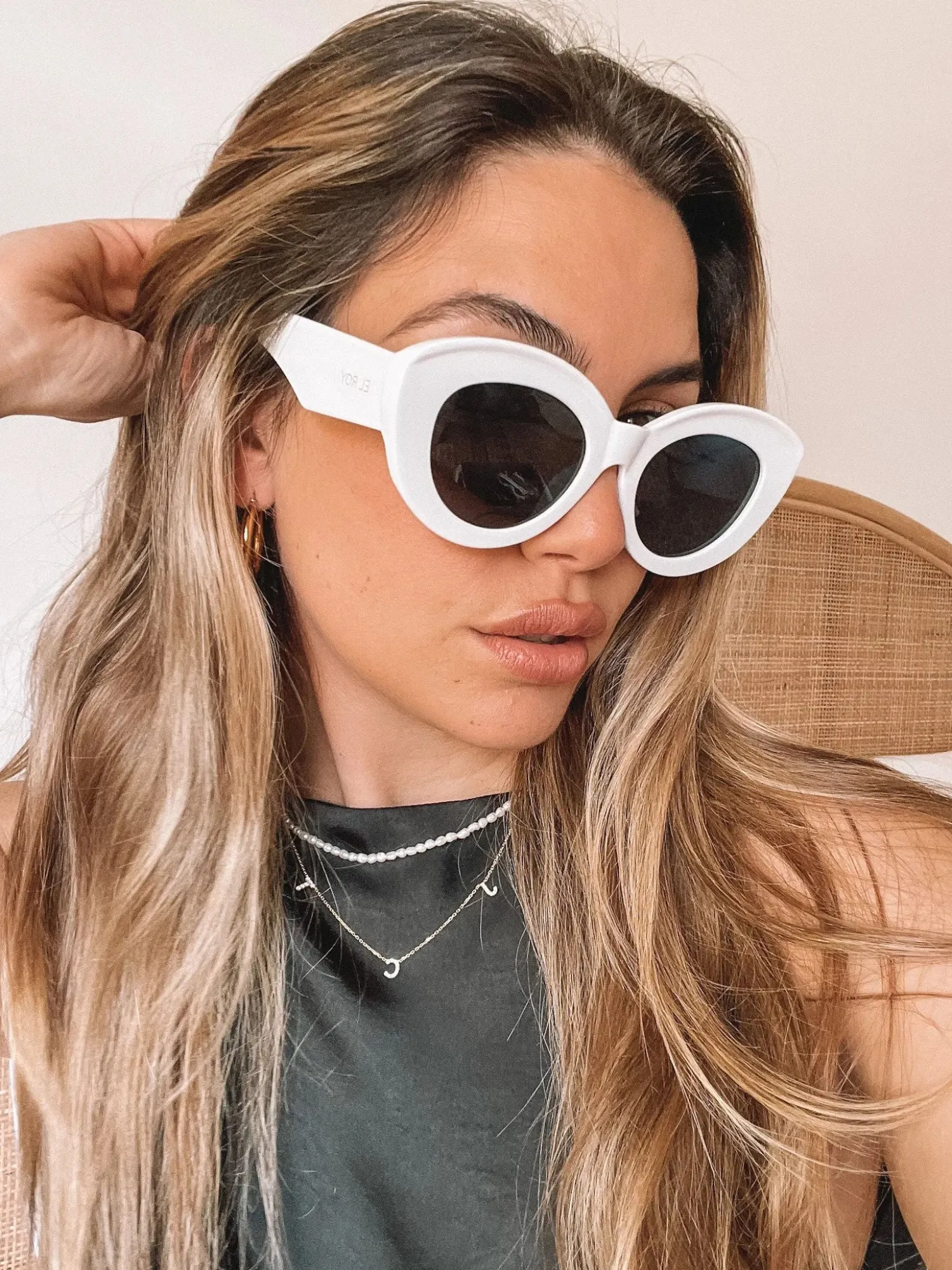 Outlet Banks | White Sunglasses|Accessories